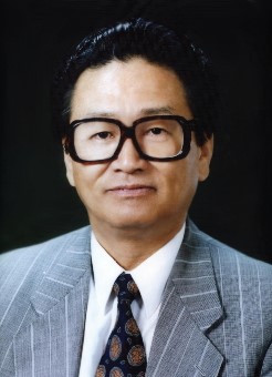 김 정 균 사진